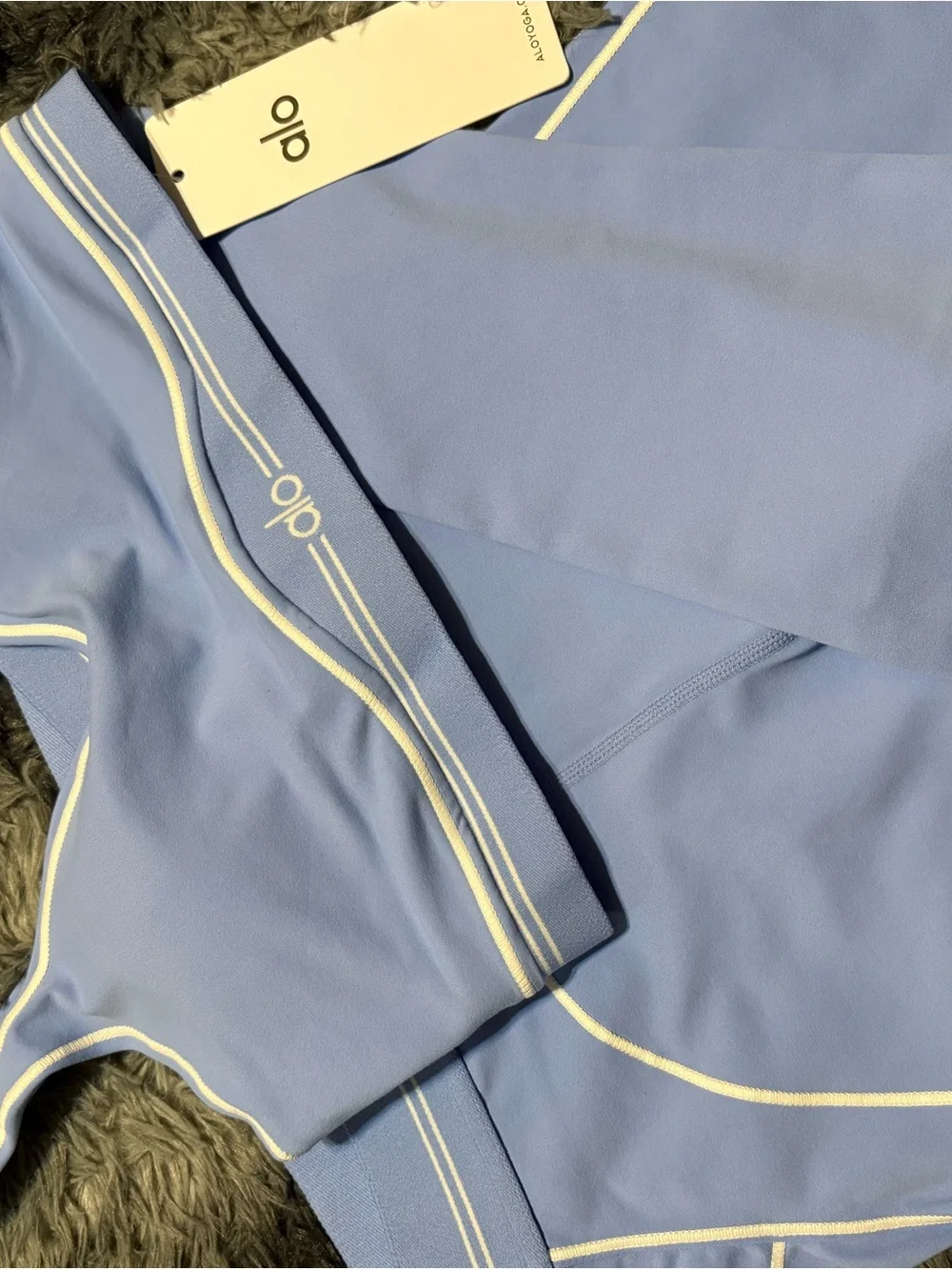 ALO Yoga set  Sky Blue Top with White Piping
